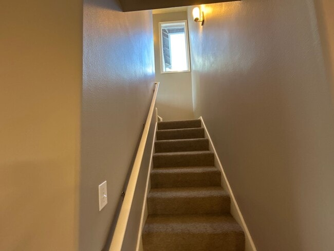 Building Photo - Bright 4-Bedroom Home with A/C, Office & Access to Vibrant Community Amenities Near Riverbend Park