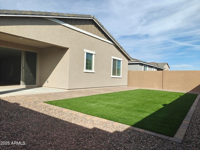 Building Photo - 22889 E Roundup Way