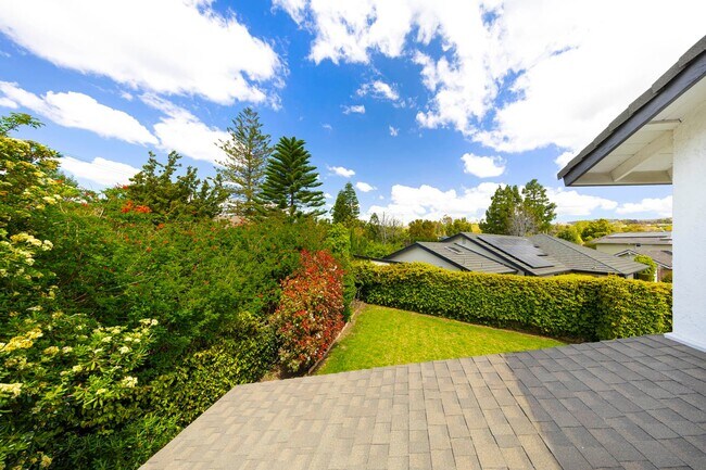 Building Photo - Charming Corner Lot Home on Oversized 10,000 Sq Ft Lot