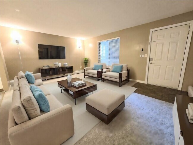 Building Photo - 567 Smithfield Rd