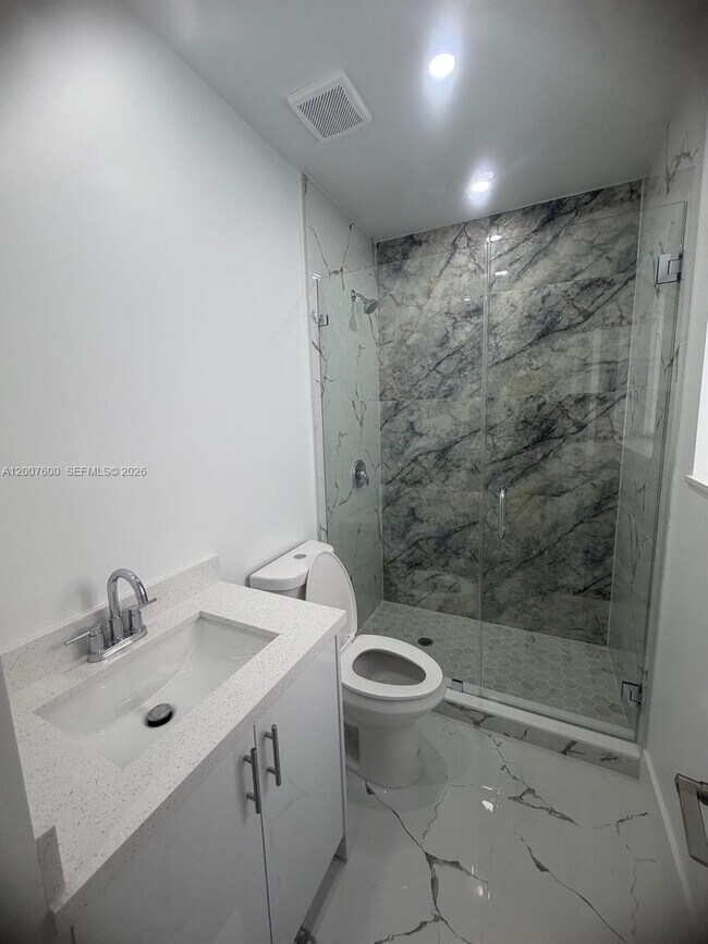 Building Photo - 2431 NW 23rd St