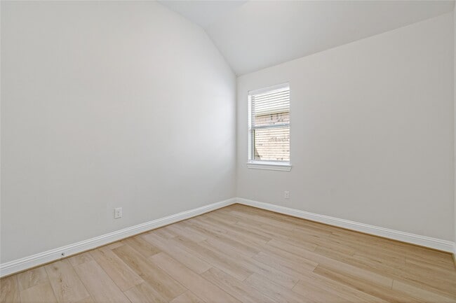 Building Photo - 2131 Villa Flora Ln