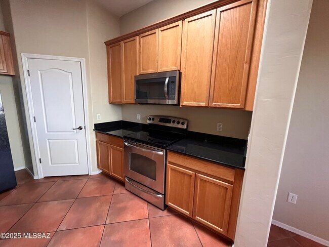 Building Photo - 13451 E Ace High Dr