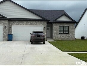 Building Photo - 1605 Blenheim Dr