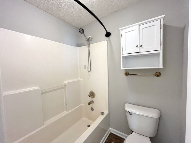 Building Photo - Flexible 4-Bed Home on Corner Lot in Everg...