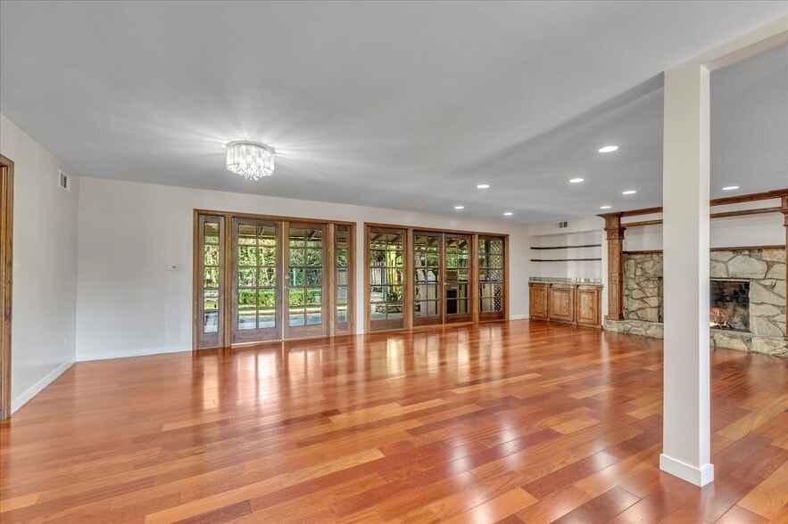 Building Photo - 16553 Hartsook St