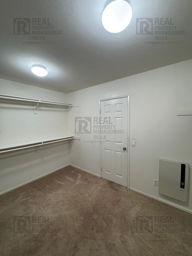 Building Photo - Gorgeous Murrieta Home with Main Floor Bedroom and Bathroom