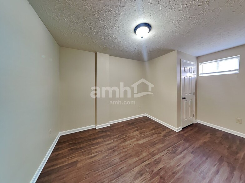 Building Photo - 2807 Presidential Dr