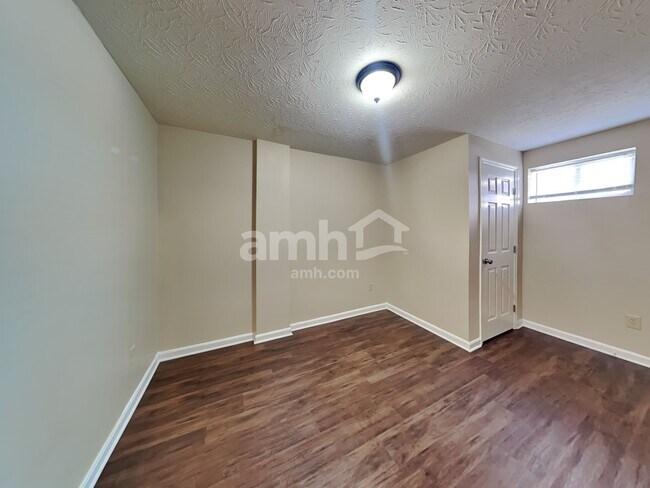 Building Photo - 2807 Presidential Dr