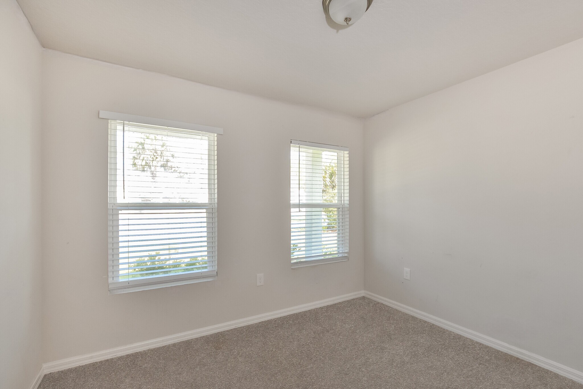 Building Photo - 30 Perthshire Ln