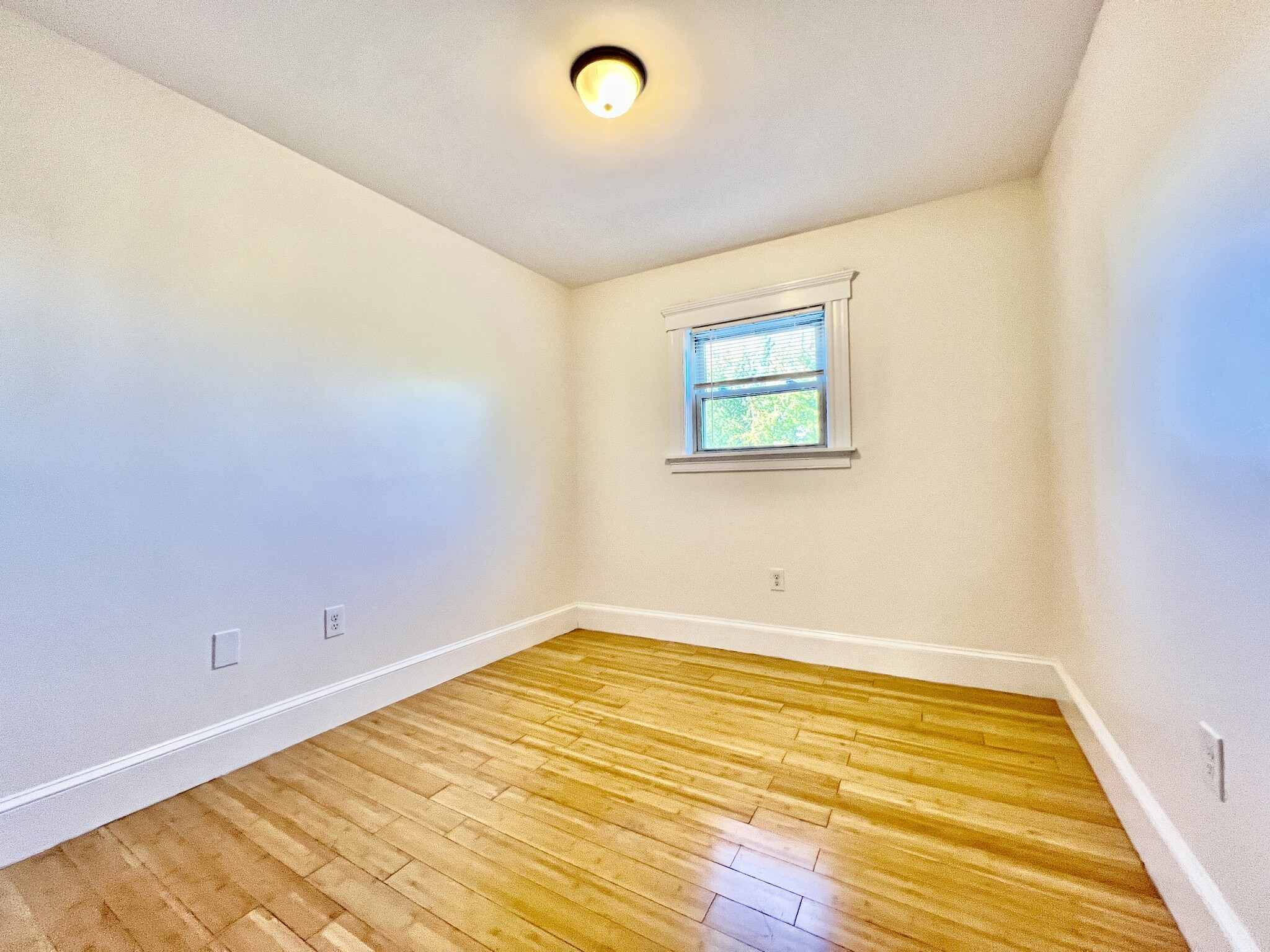 Building Photo - 13 Centre St