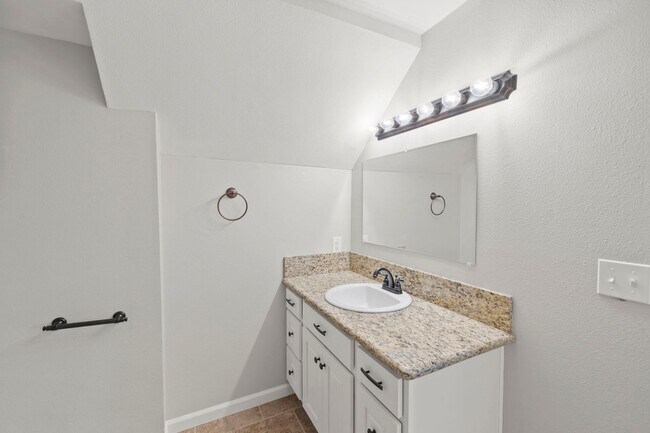 Building Photo - Great 4 Bedroom D20 Rockrimmon Home