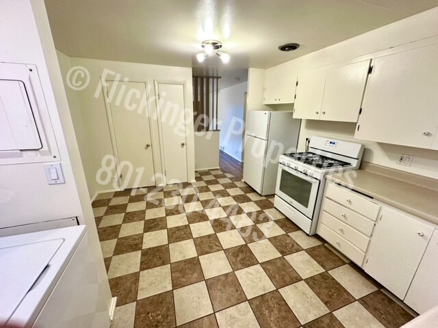 Building Photo - 858 Yale Ave S