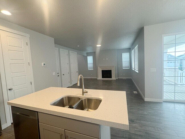 Building Photo - 9847 Alder Ln
