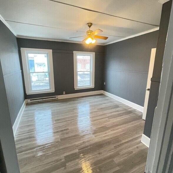 Building Photo - 22 2nd St