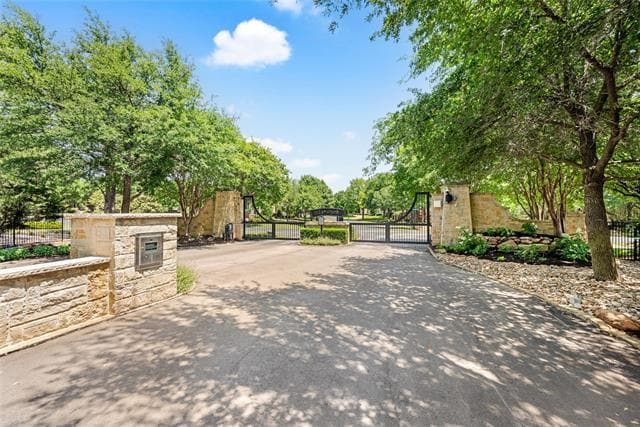 Building Photo - 1817 Broken Bend Dr