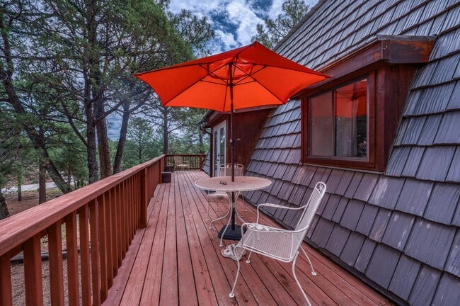 Building Photo - 104 Meadowood