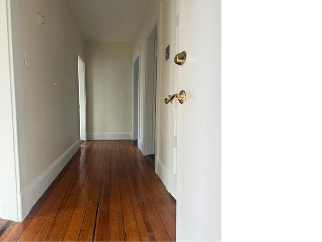 Building Photo - 25 Forest St