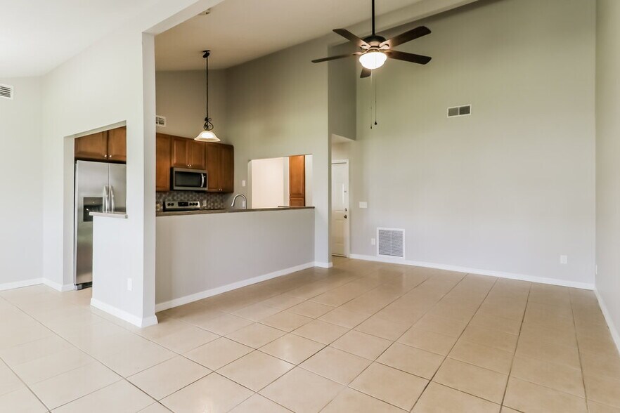 Building Photo - 18314 Swan Lake Dr