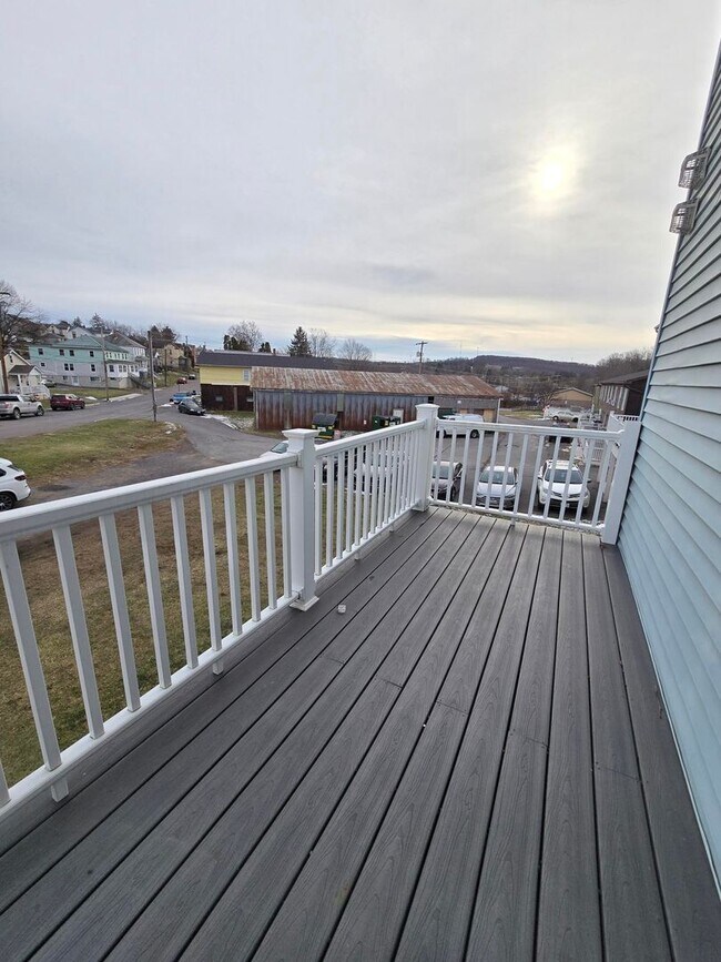 Building Photo - 20 Paul St