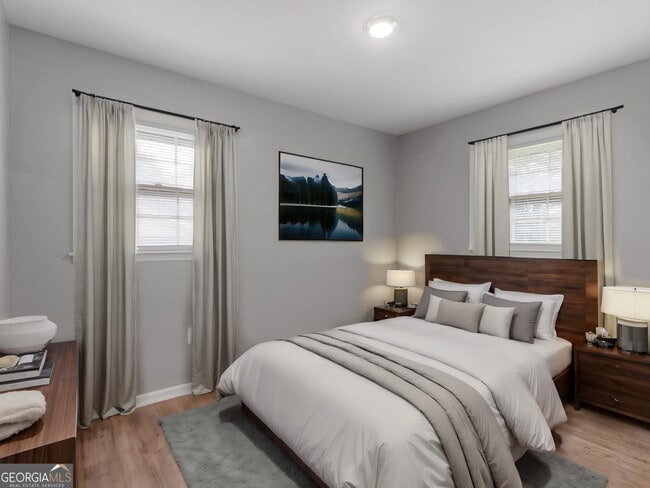 Building Photo - 836 Oakdale Dr