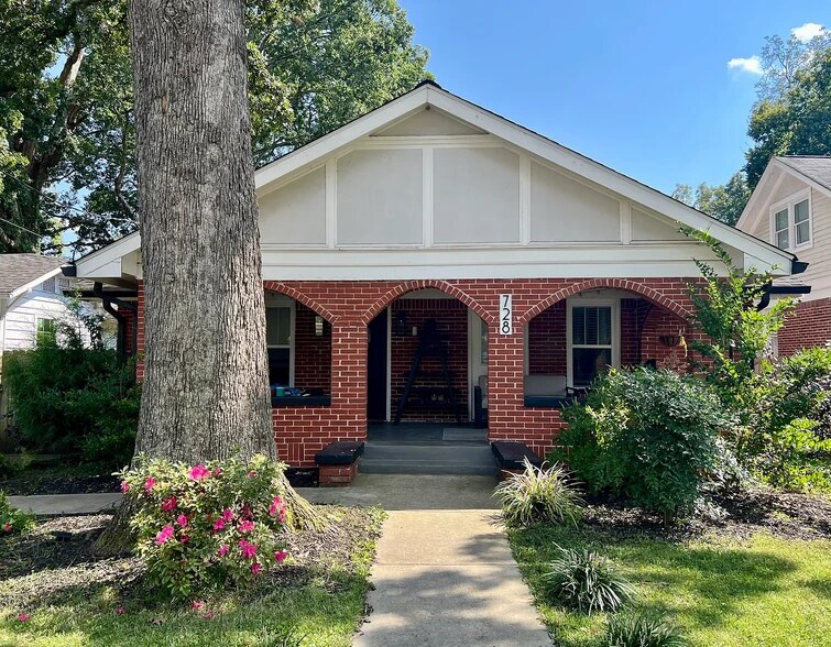 Primary Photo - 728 Pearce St SW