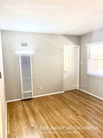 Building Photo - 335 S Los Robles Ave