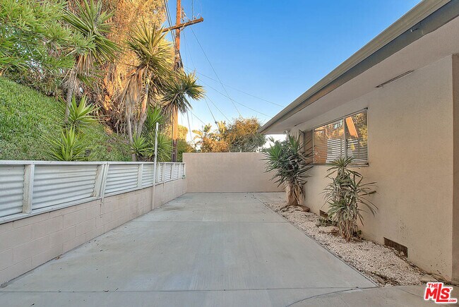 Building Photo - 4509 Don Miguel Dr