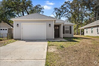 Building Photo - 3 bedrooms 2 bathrooms