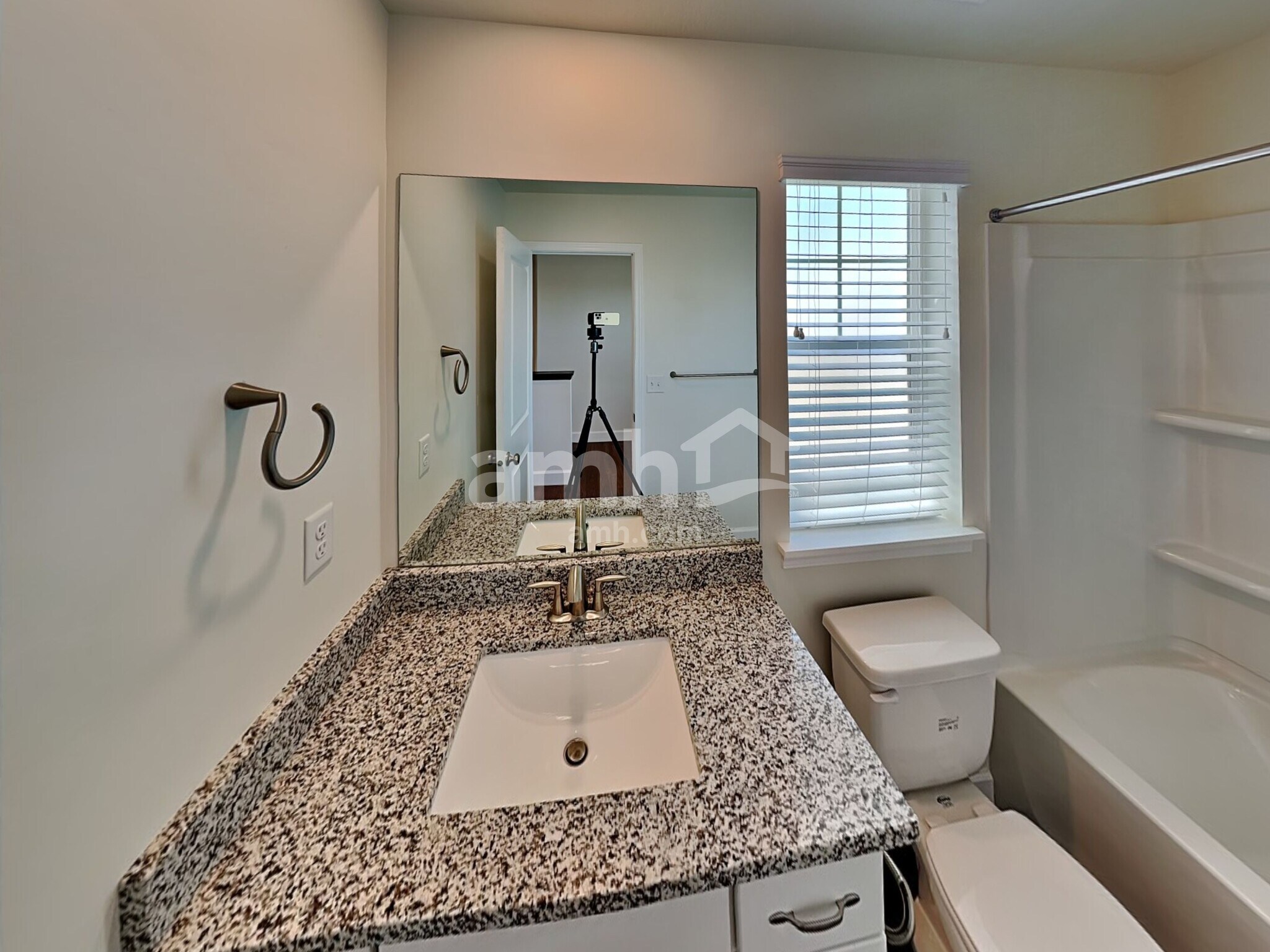Building Photo - 2983 E S Village Dr