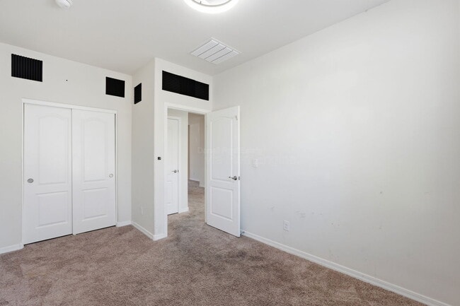 Building Photo - 6737 S Cut Bow Dr