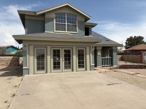 Building Photo - Home for rent in Socorro