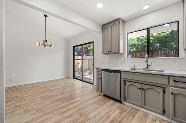 Building Photo - 4717 Boylston Ct