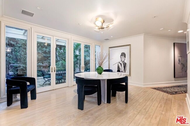 Building Photo - 2353 Bowmont Dr