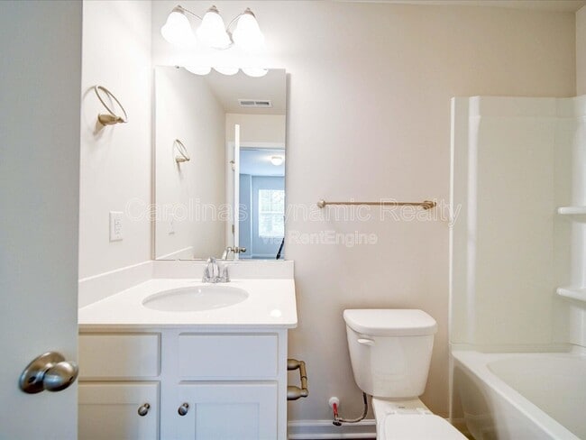 Building Photo - 916 S Battleground Ave