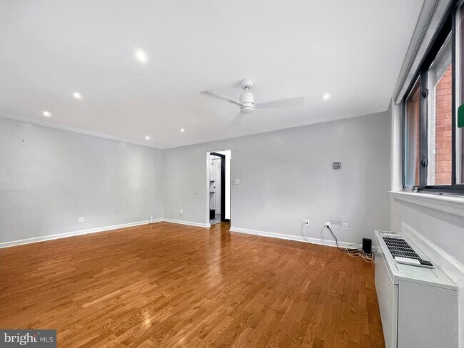 Building Photo - 2725 39th St NW