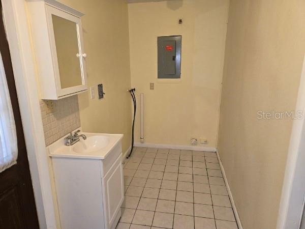 Building Photo - 503 Lewis St