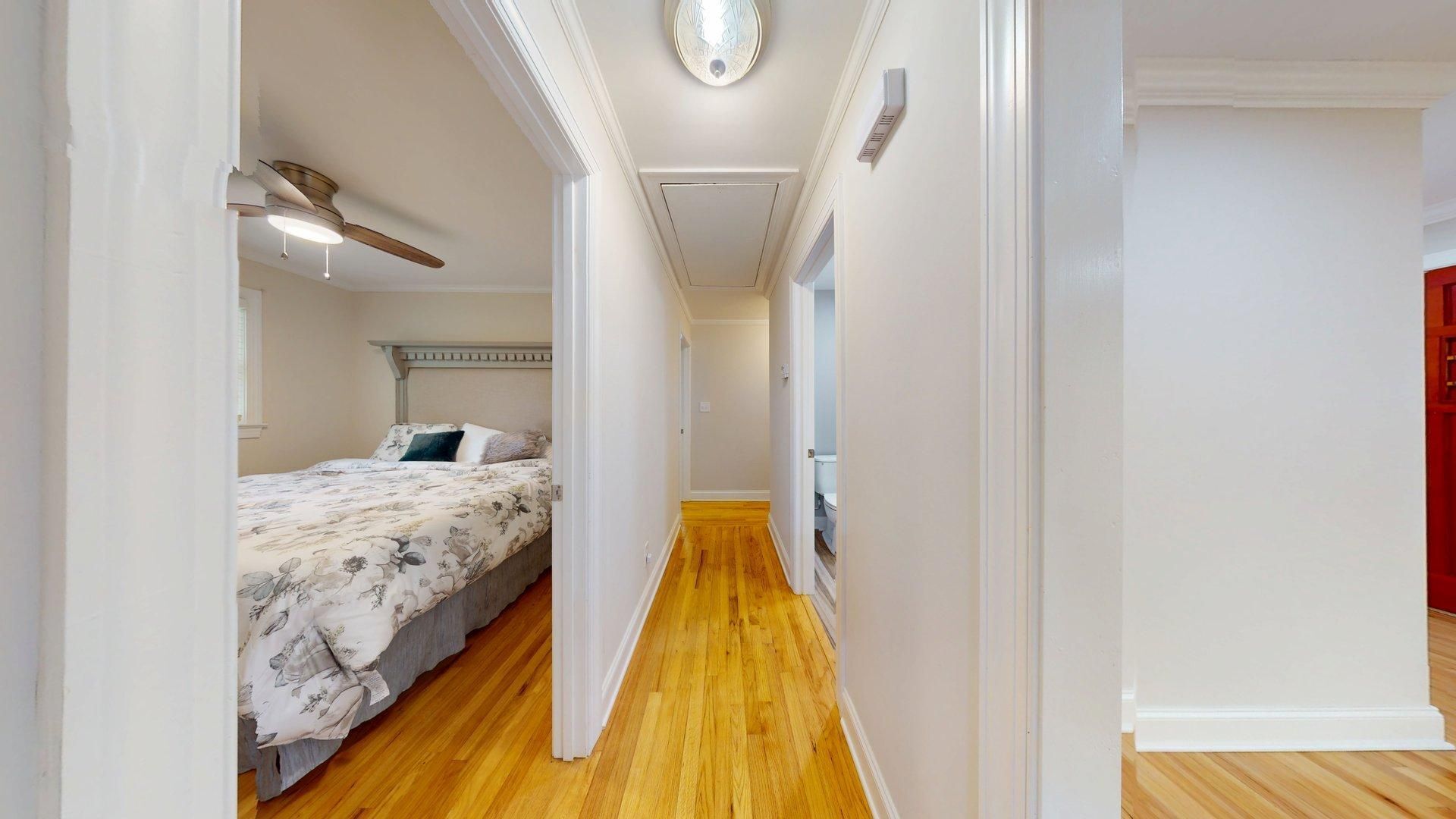 Building Photo - Totally Updated Home on Oak Bowery