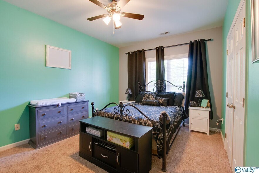 Building Photo - 2401 Ermine Dr
