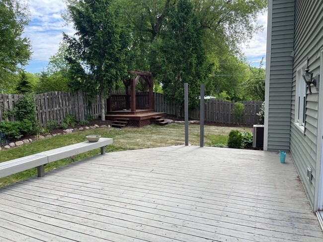 Building Photo - 601 Barbary Ln