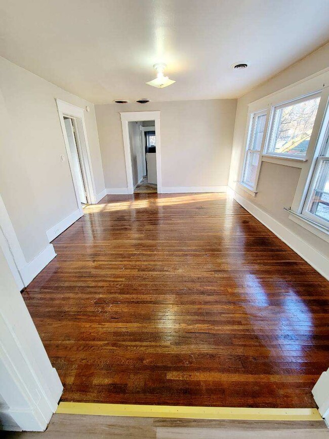 Building Photo - 424 Poplar St