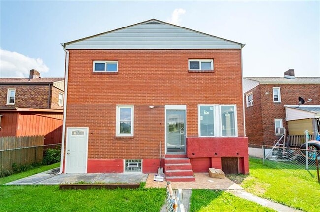 Building Photo - 226 Monongahela Ave