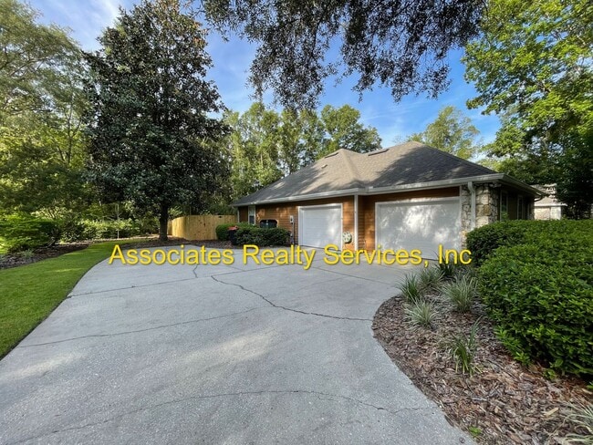 Building Photo - Just Listed!   Fabulous home in Southgate!