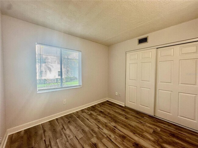 Building Photo - 606 Pavare Ct