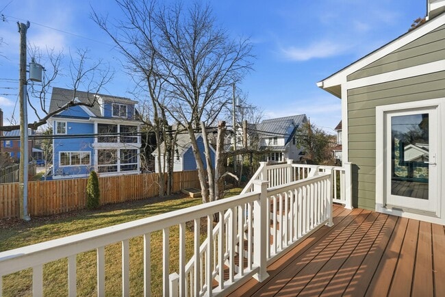 Building Photo - 1618 N Danville St