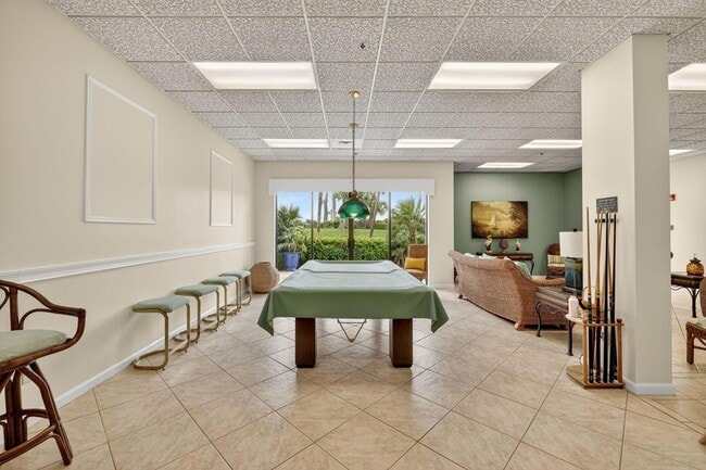 Building Photo - 5055 N Hwy A1A