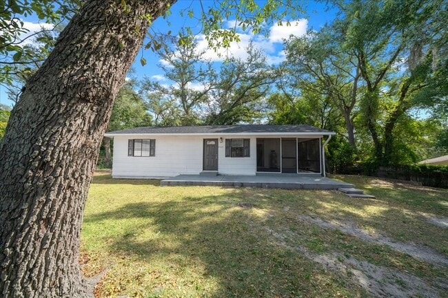 Building Photo - 4103 Holly Hill