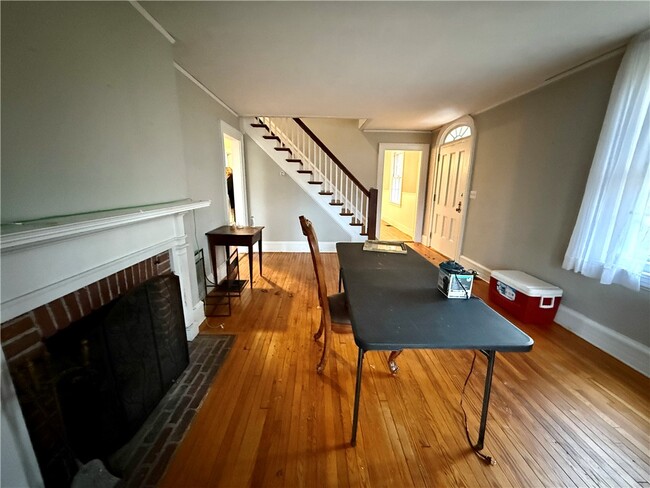 Building Photo - 221 Centennial Farm Ln