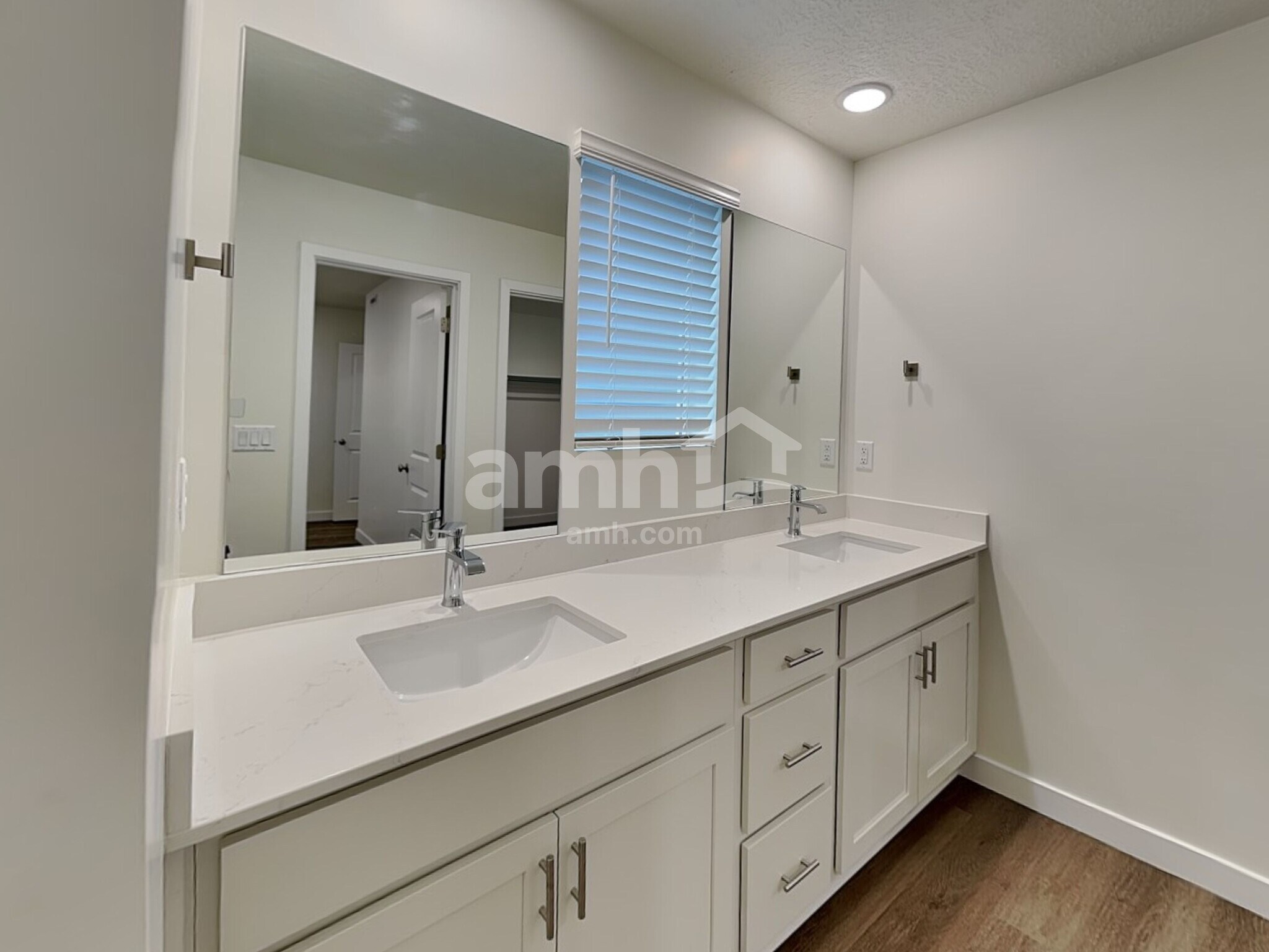 Building Photo - 4702 W Ore Strm Rd