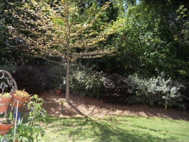 Building Photo - 5040 Hastings Terrace